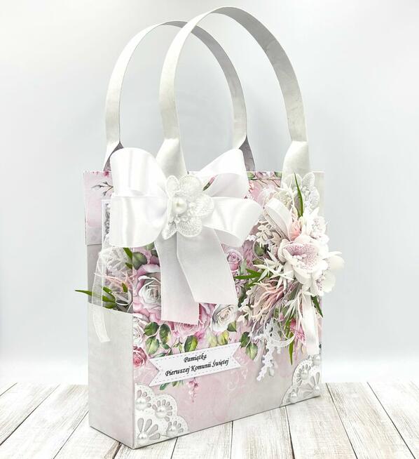 Kartka 3D w ekskluzywnej torebce. Komunia Święta. Prezent