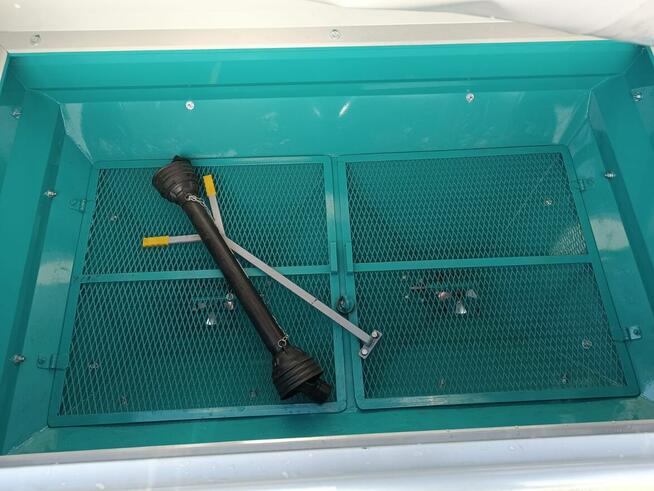 Rozsiewacz kołowy Montano nowy 2500l