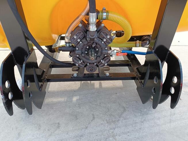 Opryskiwacz Montano hydraulicznie rozkładany 1000l nowy!