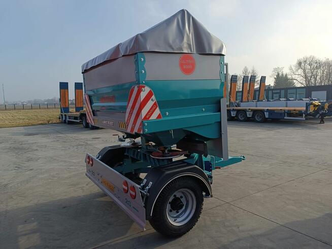 Rozsiewacz kołowy Montano nowy 2500l