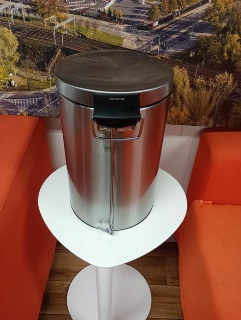 Kosz pedałowy na śmieci Brabantia kosze na śmieci biuro