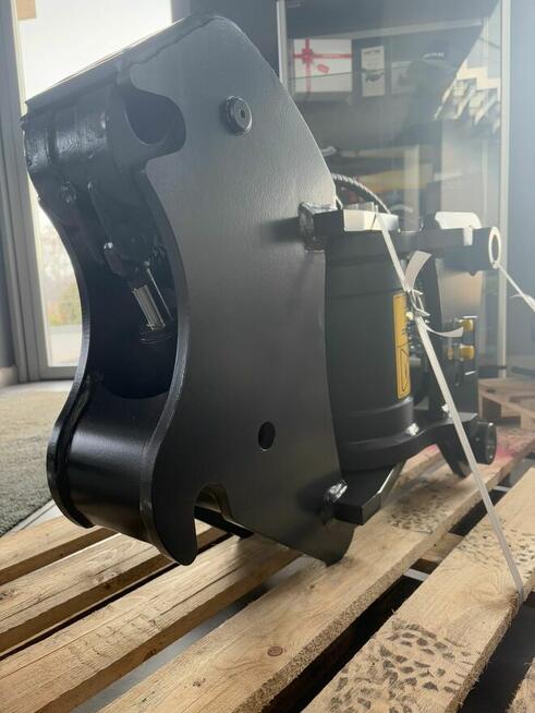 Głowica wychylna uchylna Tiltraton Powertilt JCB 3CX