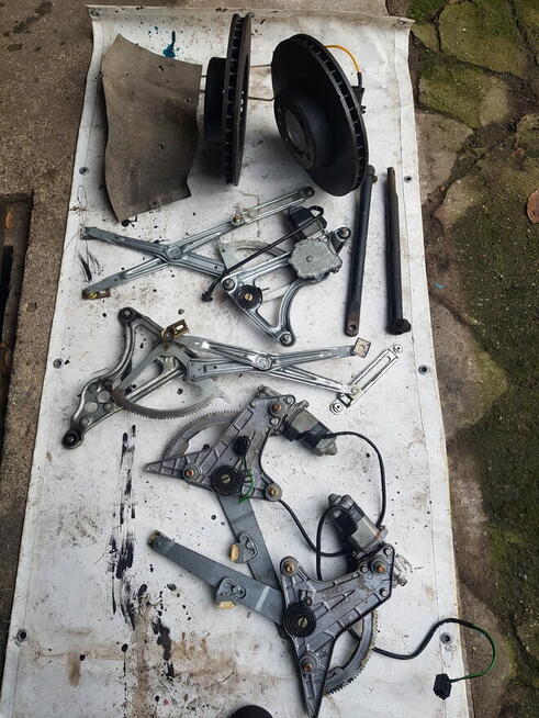 wałki rozrządu mercedes w126 4200 SE 1986 r.