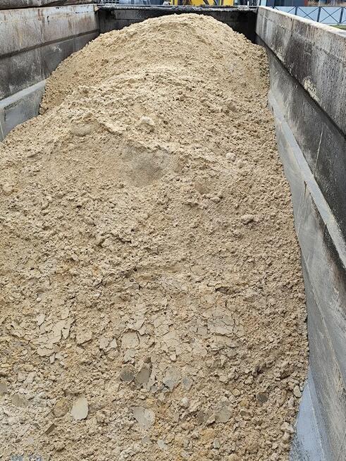 Piach na podsypkę/do zagęszczenia