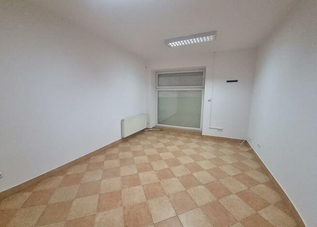 Lokal w centrum Rzeszowa na parterze z witrynami