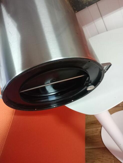 Kosz pedałowy na śmieci Brabantia kosze na śmieci biuro