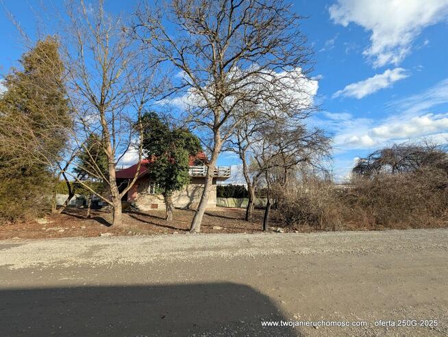 Dębica, ul. Łąkowa - działka zabudowana budynkiem