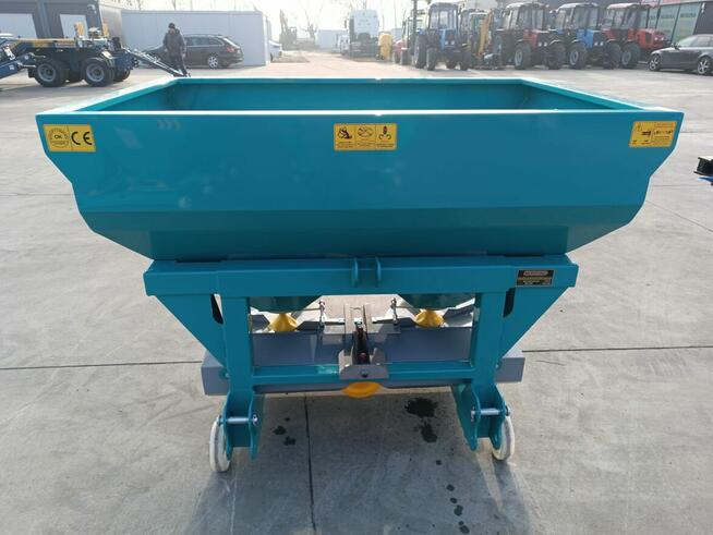 Rozsiewacz dwutarczowy 1000l Montano nowy !