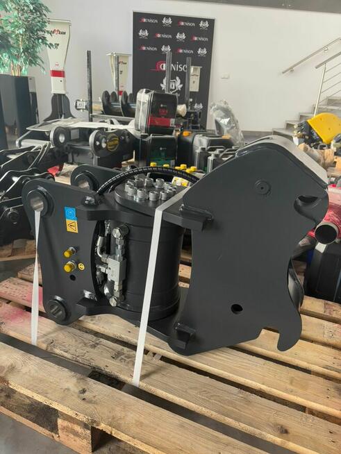 Głowica wychylna uchylna Tiltraton Powertilt JCB 3CX