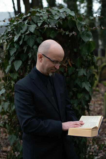 Mistrz ceremonii pogrzebowej / świeckiej / humanistycznej