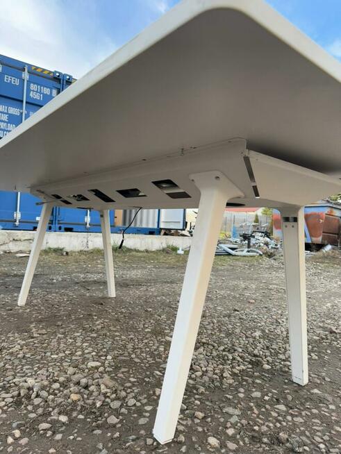 Stół konferencyjny multimedialny biały 240x120 stoły biurka