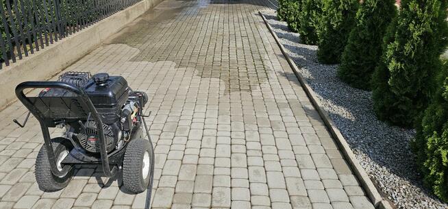 Profesjonalne mycie kostki brukowej