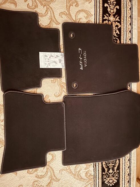 Sprzedam oryginalne dywaniki Toyota C-HR