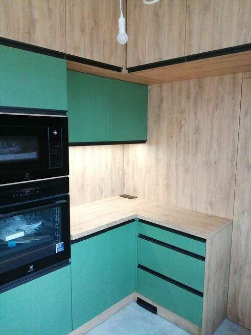 Meble na wymiar: kuchnie, szafy, garderoby