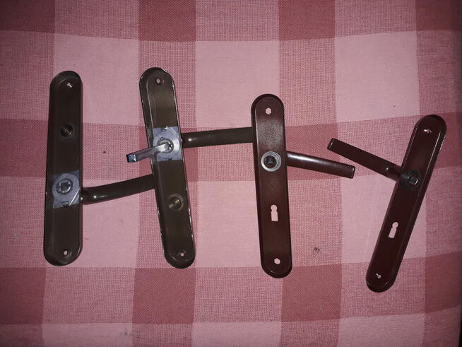 Klamki do drzwi brązowe