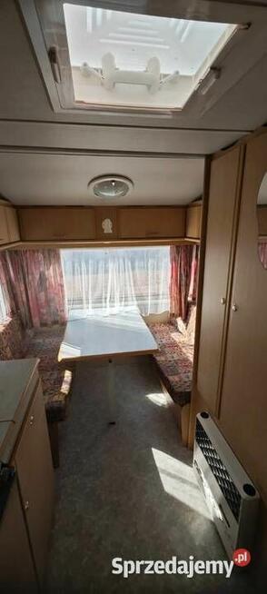 Chateau 380 z 1996 roku o masie własnej 747kg oraz dmc 1100kg