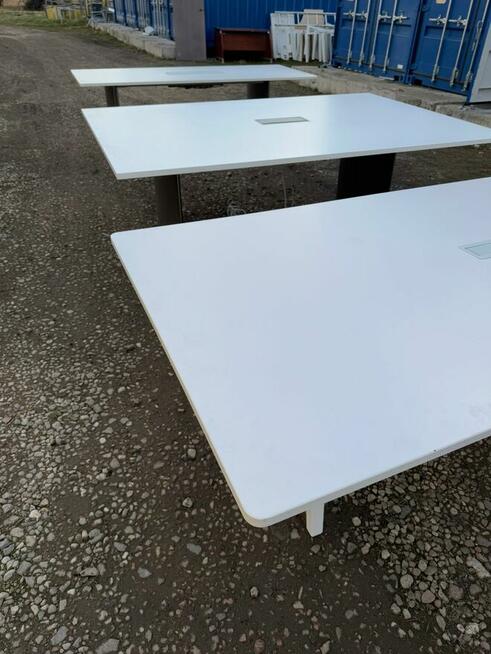 Stół konferencyjny multimedialny biały 240x120 stoły biurka