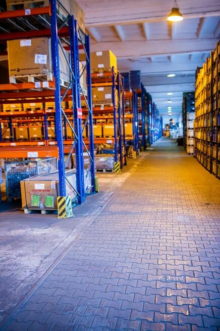 Wynajem magazynu 8 000 m² w Częstochowie | 9 000 miejsc pal.