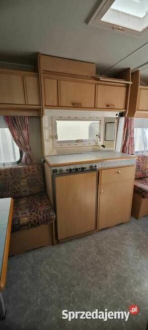 Chateau 380 z 1996 roku o masie własnej 747kg oraz dmc 1100kg