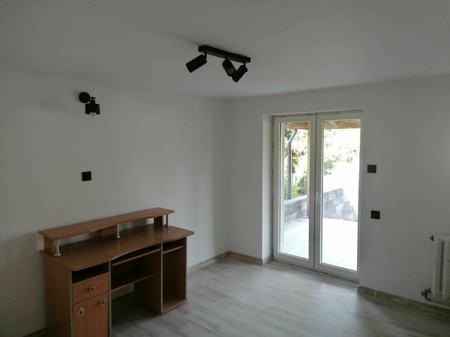 Wynajmę nowe mieszkanie w domu.