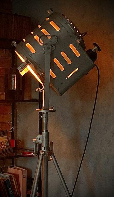 Lampa loft duża podłogowa filmowa teatralna PRL 1963 r