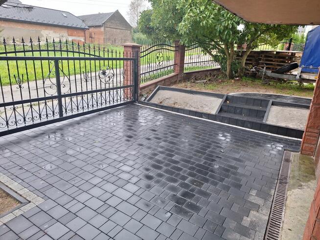 Układanie kostki brukowej płyt ażurowych utwardzanie terenu