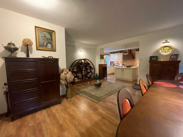 Dom Warszawa Wesoła, Zielona