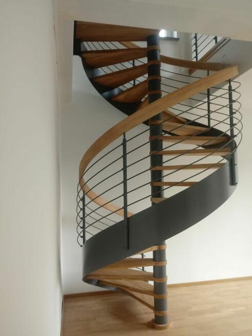 Balustrady ze stali nierdzewnej i czarnej stali