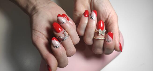 Zapraszam na paznokcie hybrydowe i żelowe