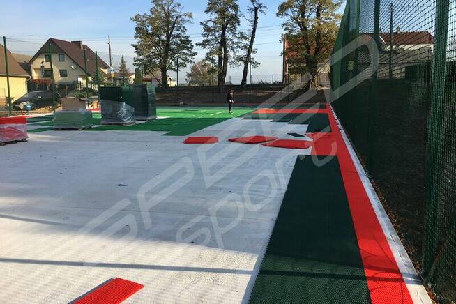 Układanie nawierzchni modułowej