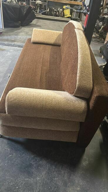 Na sprzedaż: Kanapa tapicerowana w stylu retro