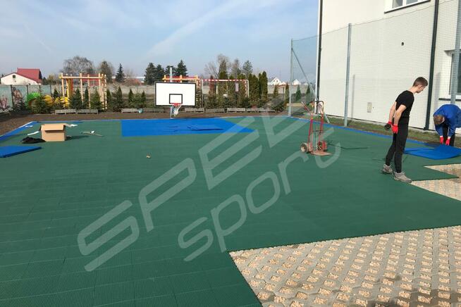 Układanie nawierzchni modułowej