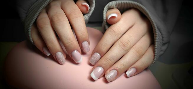 Zapraszam na paznokcie hybrydowe i żelowe