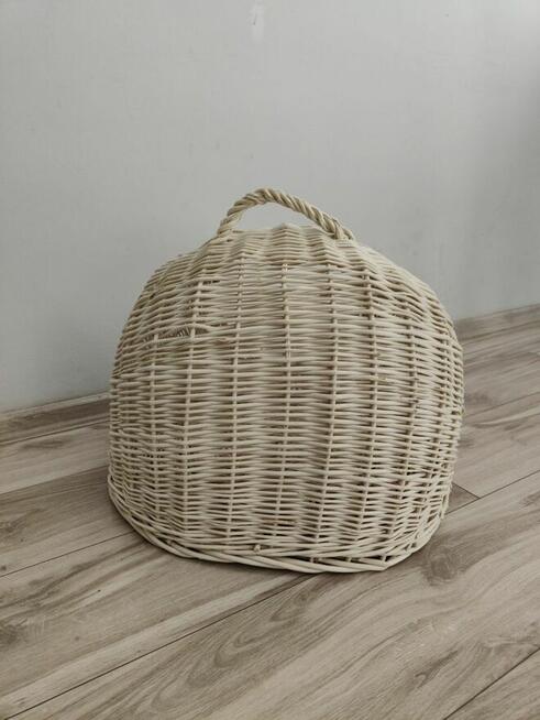 Domek wiklinowy dla kota