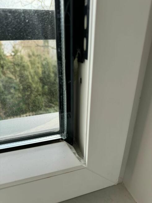 Wymiana pakietów szybowych termicznych w oknach szklarz