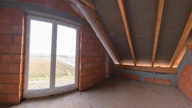 Dom w Stanie Surowym Zamknietym