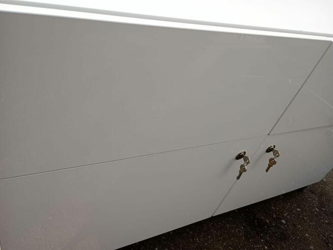 Komoda biała komody szafka szafki białe lakierowane w połysk