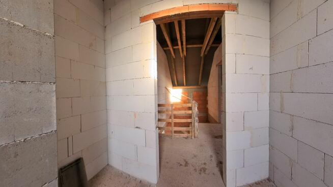 Dom w Stanie Surowym Zamknietym