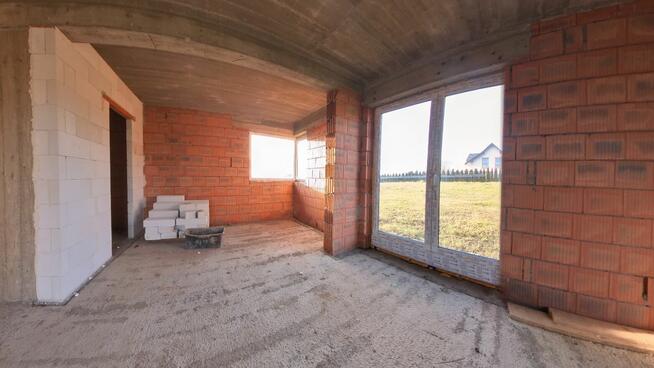 Dom w Stanie Surowym Zamknietym