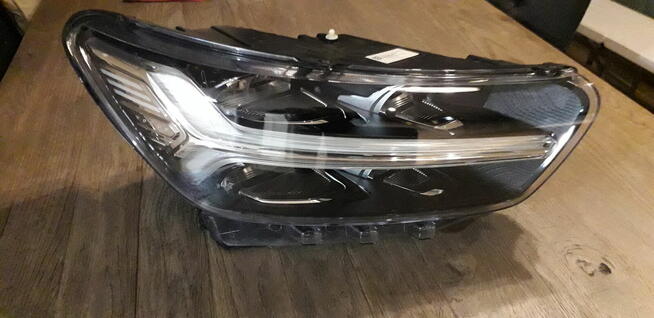 VOLVO XC40 lift lampa prawa FULL LHD