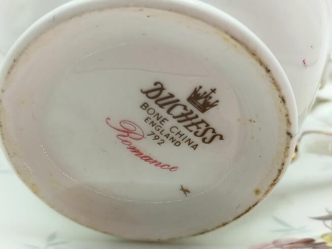 Vintage Filiżanka ze spodkiem porcelana kostna DUCHESS Roman