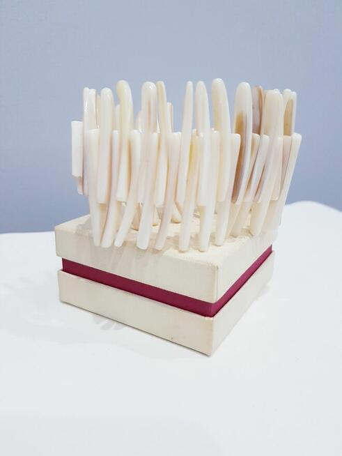 Beżowo-brązowa bransoletka z masy perłowej