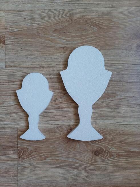 Biały kielich dekoracja Pierwsza Komunia