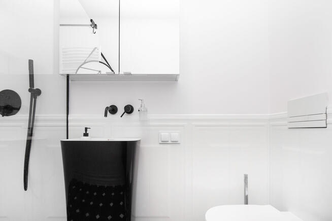 Stylowe mieszkanie tuż przy metrze - balkon, garaż