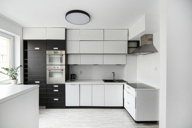 W pełni umeblowane | 3 pokoje | Garaż | Metro