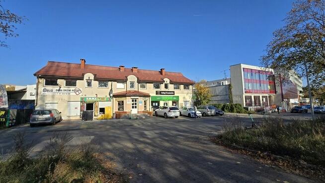 Lokal handlowy/gastronomiczny - parter budynku