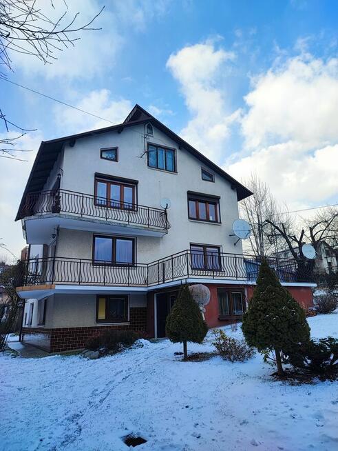 Dom wolnostojący 240 m² z działką 7,21 ara – Strzyżów