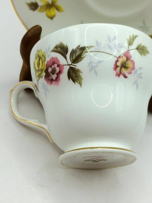 Vintage Filiżanka ze spodkiem porcelana kostna DUCHESS Roman