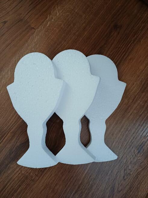 Biały kielich dekoracja Pierwsza Komunia