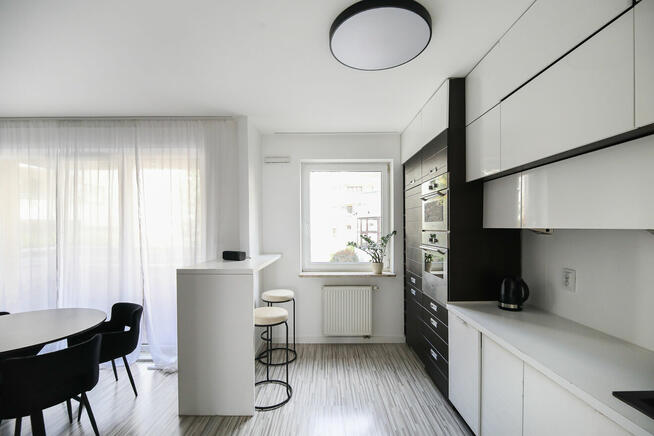 W pełni umeblowane | 3 pokoje | Garaż | Metro